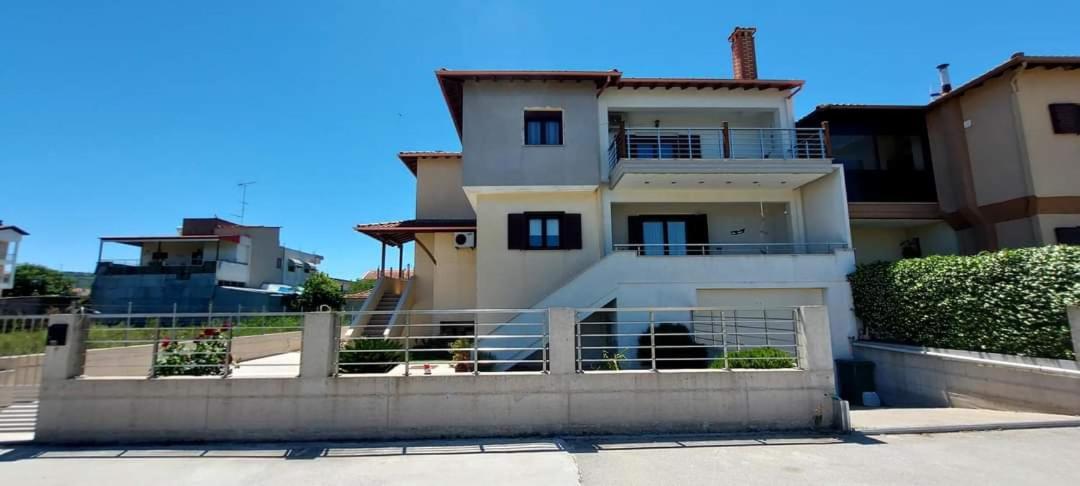 Milias Apartment'S Ierissos Ruang foto
