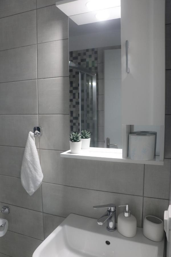 Milias Apartment'S Ierissos Bagian luar foto