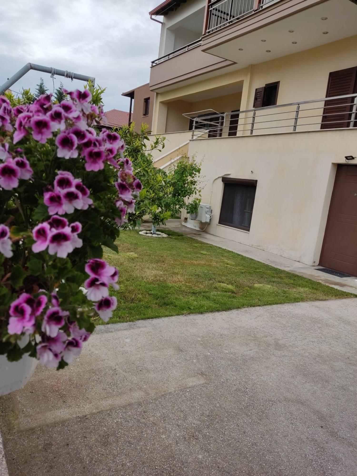 Milias Apartment'S Ierissos Bagian luar foto